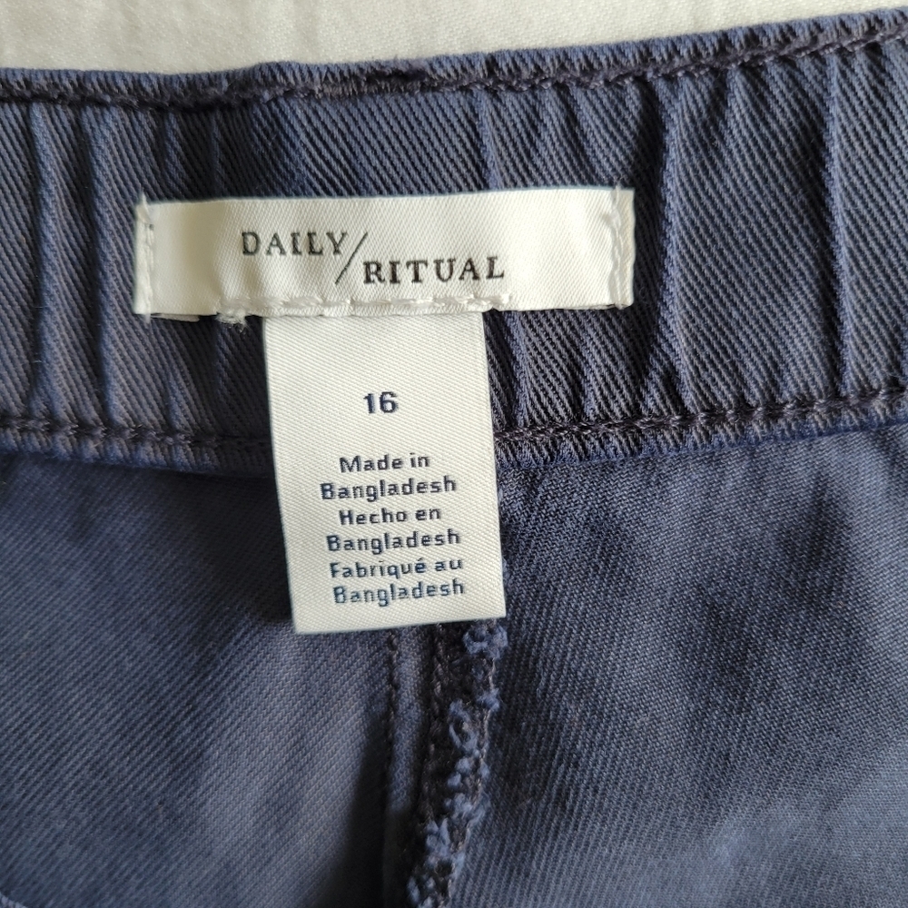 Daily Rutual Lightweight Pants. - Picture 2 of 8